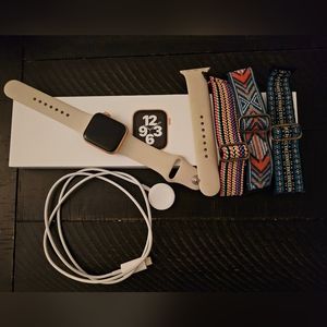 Apple Watch SE Apple - Watch SE2nd Gen (2022)40mm - Starlight..Aluminum Star